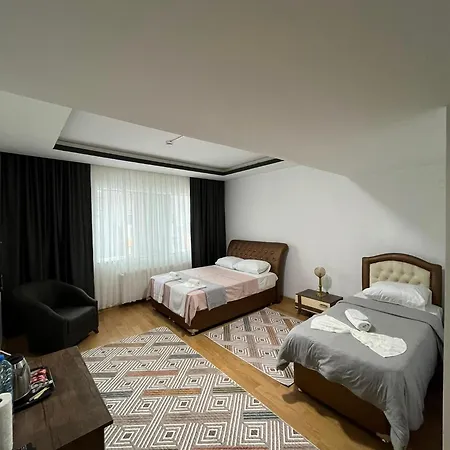 Hotel Nora Palace *
